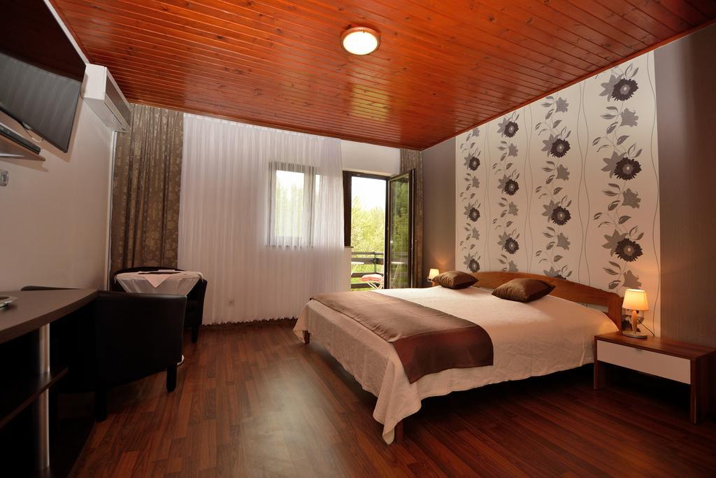 Plitvice Pansion Lovric Hotel Plitvicka Jezera Room photo